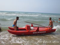 salvataggio riuscito lido torre mileto.jpg